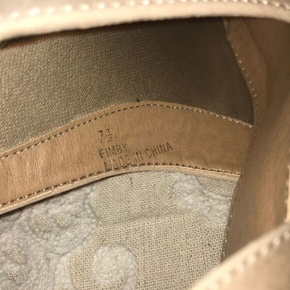 Catherine Malandrino Fimby Pointed Toe - Picture 4 of 11